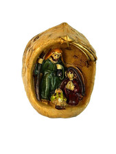 Presepe nella Noce Cm 2,5x2,5x5h Mini Natività Sacra Famiglia Lavoretti Scuola