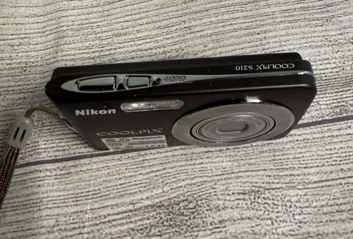 Nikon COOLPIX S210 8.0MP Brown Digital Camera - Tested | eBay