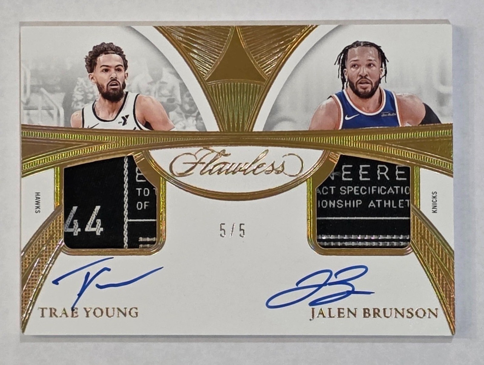 TRAE YOUNG JALEN BRUNSON 2024-25 FLAWLESS DUAL PATCH AUTO /5 Q4244