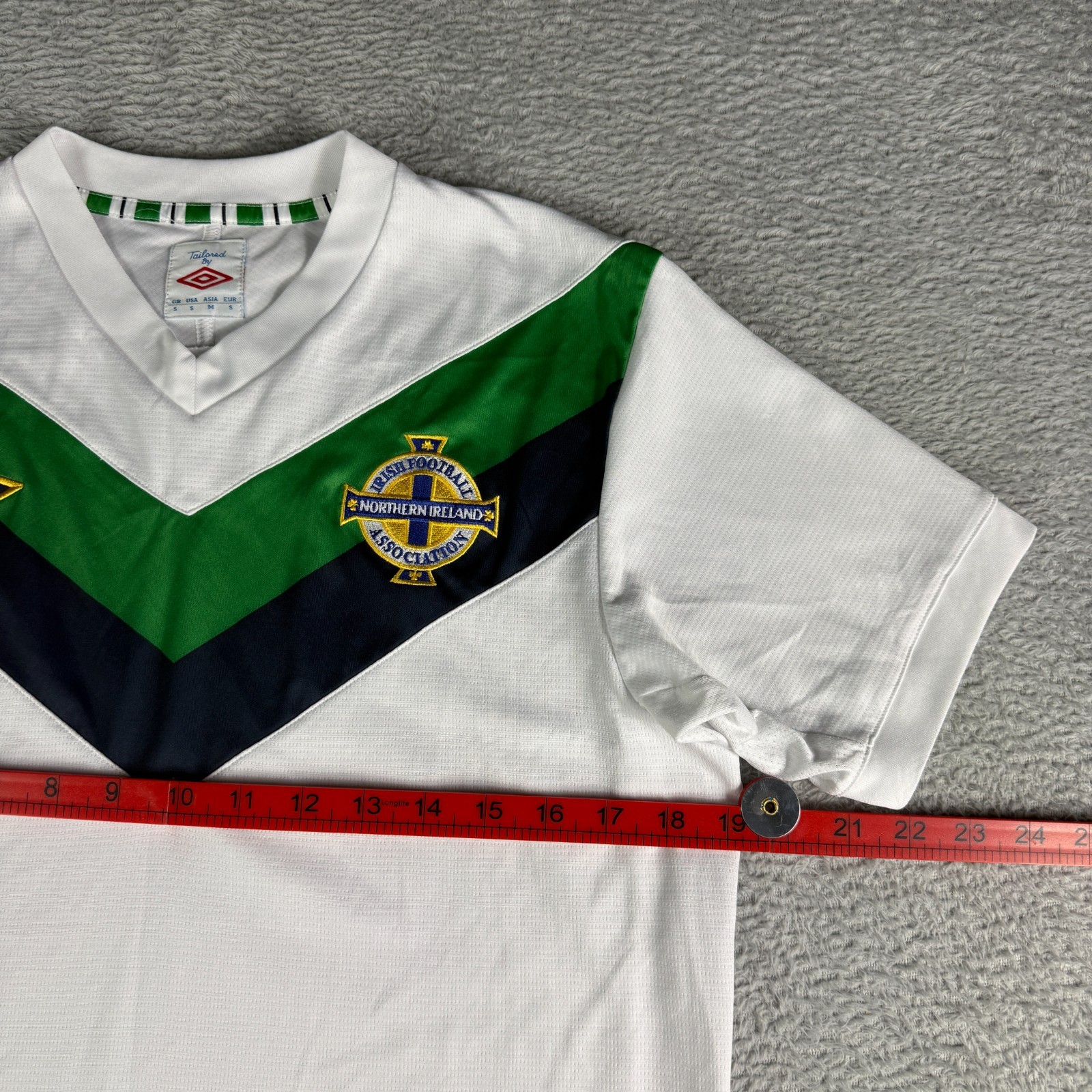 VTG Umbro Northern Ireland 2010-2012 White Green Navy Away Small Football Shirt image 5