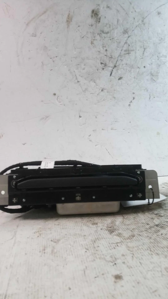 Pantalla de infoentretenimiento central delantera usada se adapta a: Audi Q7 2017 montada en el tablero F Foto 2 de 4