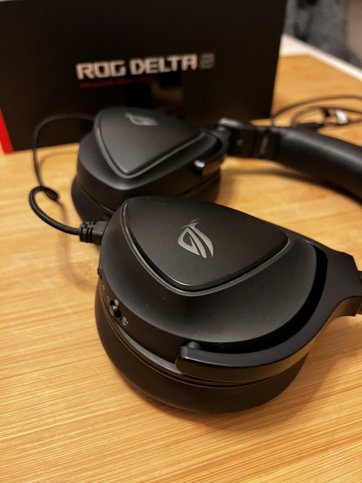 ASUS ROG Delta S Cuffia Gaming USB-C, Illuminazione RGB, Microfono Con Cancellaz - Immagine 2 di 4