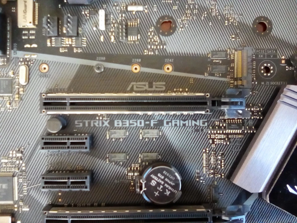 ASUS STRIX B350-F Gaming - Imagen 2 de 2