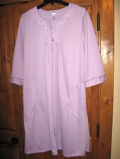 Secret Treasures Zip Front Short Robe ~ Size L ( 12-14 )