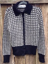 ST JOHN Knits Vtg 70s Black/ White Santana Sweater Sz S Bust 36"-44" 24"L FLAW