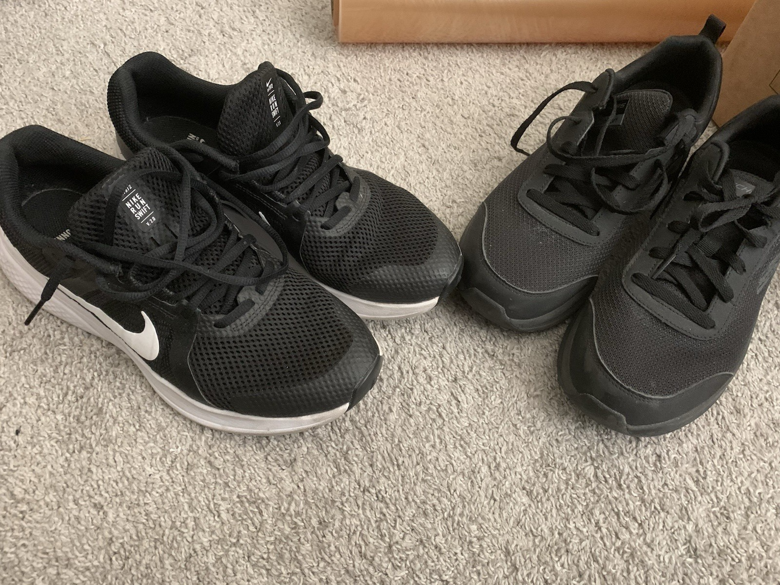 SAOLA lotto 2 scarpe uomo NIKE & skechers 10 5 buone condizioni.........................