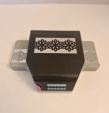 Border Craft Punch - LARGE FLOWERS SCALLOPED EDGE - by EK Success 2-1/2"x1-1/4"