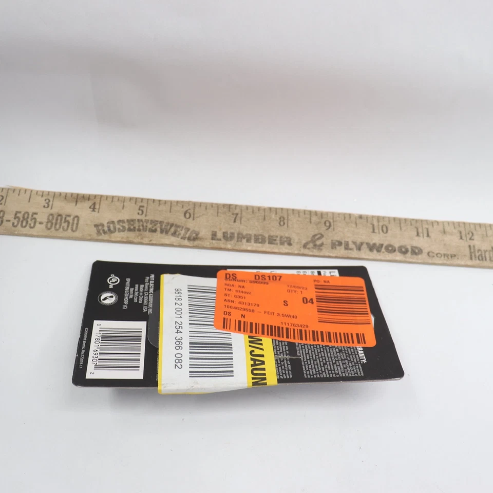 Feit Electric T8 Intermediate E17 Base Microwave Appliance LED Light Bulb - Image 4 of 4