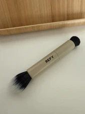 REFY Duo Face Brush with Synthetic Vegan Fibers, Buildable Coverage, New
