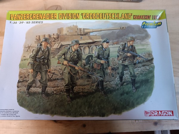 MODEL KIT DRAGON  1/35 - PANZERGRENADIER DIVISION "GROBDEUTSCHLAND"