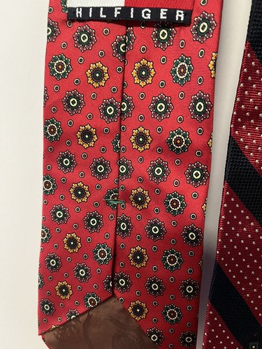 Lote 3 Corbatas TOMMY HILFIGER Rojo Azul Hombre Seda Rayas Geométricas Clásicas - Imagen 5 de 5