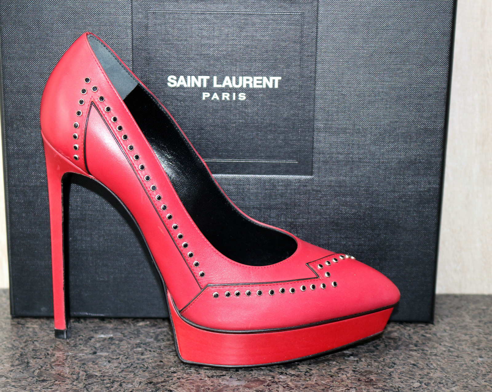 Nuovo con scatola YSL Saint Laurent JANIS 105 pz. Scarpe décolleté Flash Grummet a punta con plateau 39