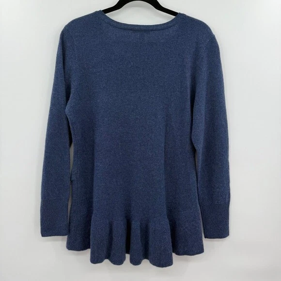 Suéter para mujer Isaac Mizrahi Live Cashmere talla M azul con volantes en capas dobladillo cuchara Foto 4 de 4
