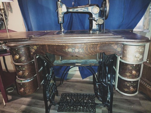 vintage montgomery ward sewing machine - Picture 5 of 7