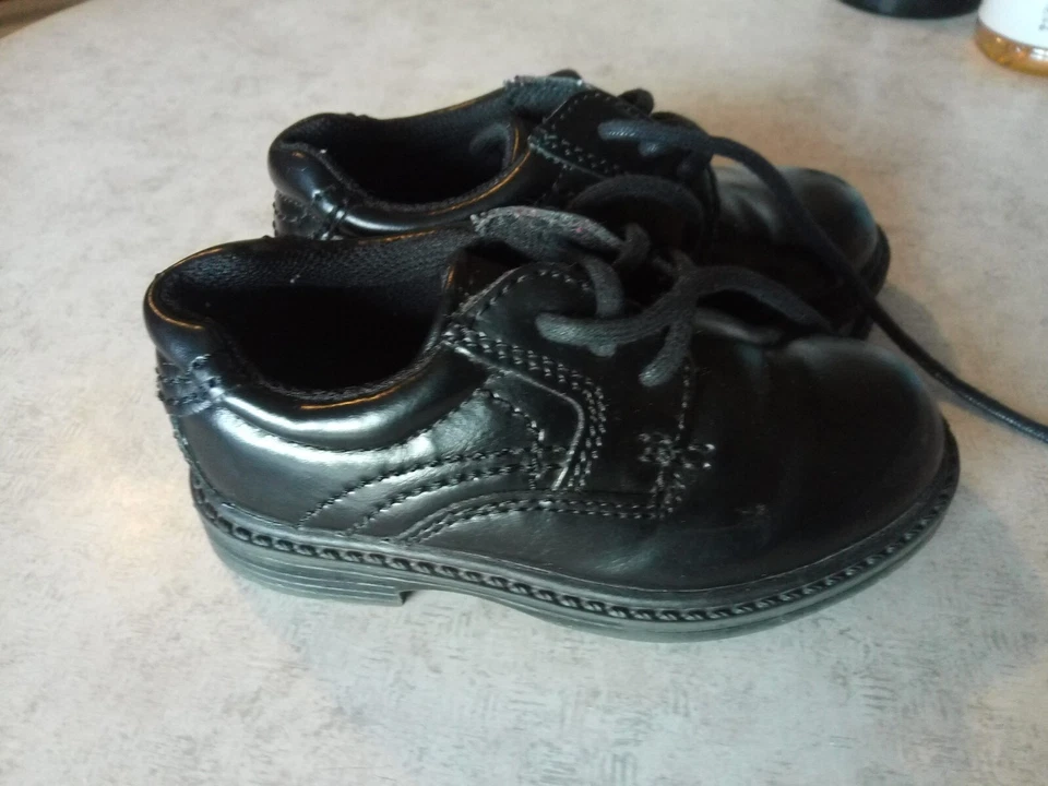 Sapatos sociais GEORGE infantil masculino preto tamanho 7 - Muito bom estado - Sem arranhões - Imagem 3 de 4