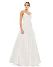 IEENA FOR MAC DUGGAL CLASSIC A-LINE V-NECK BALLGOWN SIZE 4 WHITE NWOT