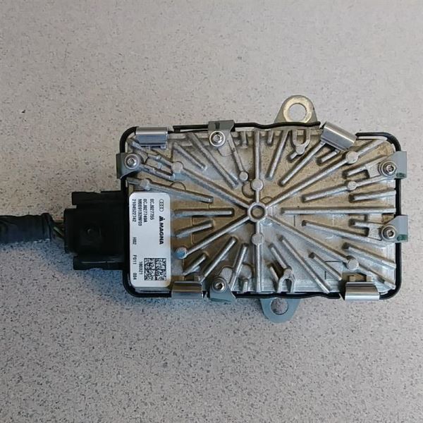 おまとめ【q565】【q582】【q589】 AUDI A6 C7 A7 4G8 GENUINE FRONT JACK SOCKET PAD UNDER CAR