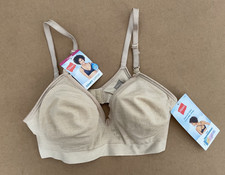 New w/Tags Hanes Womens Ultimate Comfy Support Wirefree Bra in Beige HU11 Size S