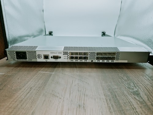 SilkWorm 200E FC SAN Switch Brocade 16 Active Port - Picture 1 of 12