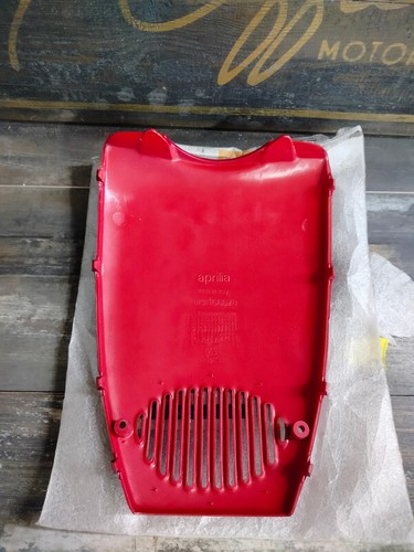 TO-R1638 - SCUDETTO ANTERIORE ROSSO MOODY APRILIA SCARABEO 50 2T 1999 - 8248557 - Foto 4 di 6