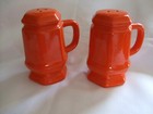 Brinn's Pittsburg Pa. 4" Orange Hexagon Salt and Pepper Shakers — photo 1