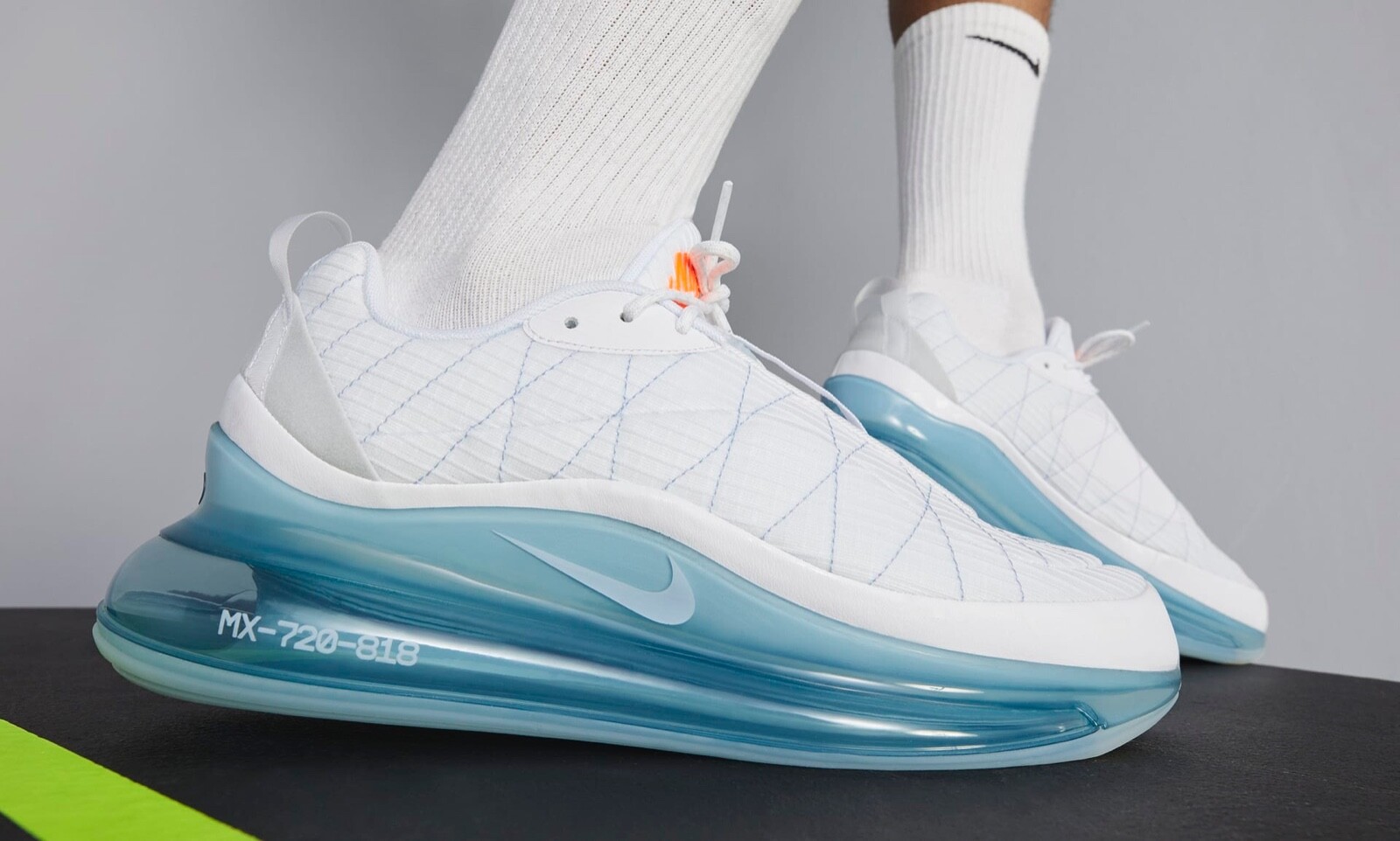 nike max 720 818 white