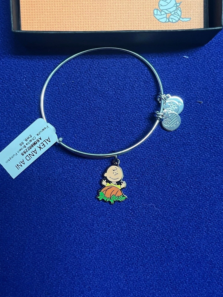 Браслет с брелоками Alex And Ani Halloween Peanuts Charlie Brown Pumpkin новый - Изображение 2 из 4