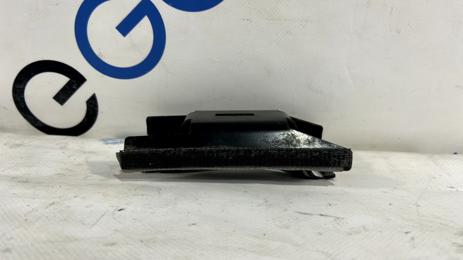 ASTON MARTIN V8 VANTAGE REAR BUMPER RIGHT SIDE MOUNT SUPPORT BRACKET OEM 07-10🔵