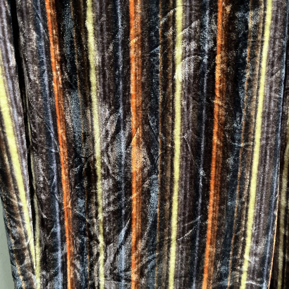 Calça Urban Outfitters feminina listrada veludo esmagado tamanho P com pernas alargadas - Imagem 2 de 4