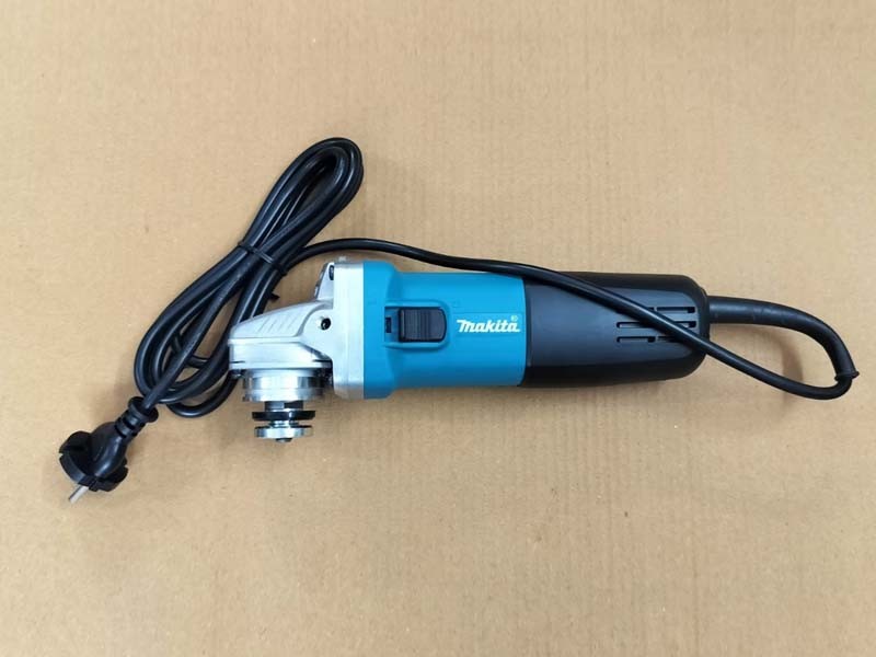 Makita 9553NB Angle Grinder 4inch 710W 220 Volt) Free Shipping