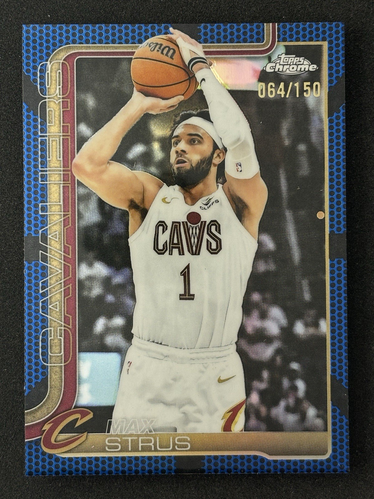 2025-26 Topps Chrome Max Strus #32 BLUE BASKETBALL Refractor /150 Cleveland Cavs