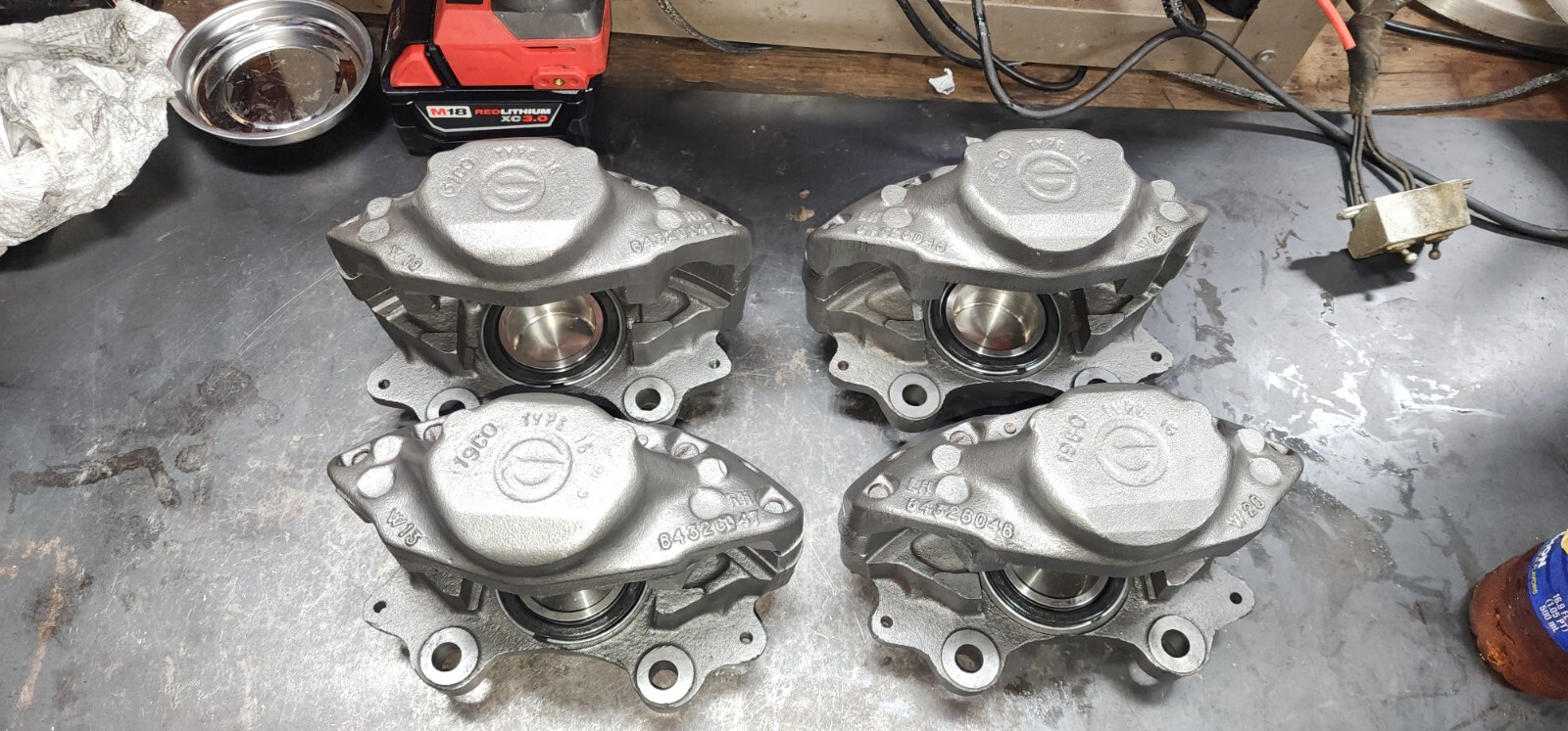 66 TO 80 ROLLS ROYCE SILVER SHADOW CORNICHE FRONT BRAKE CALIPER REBUILD SET