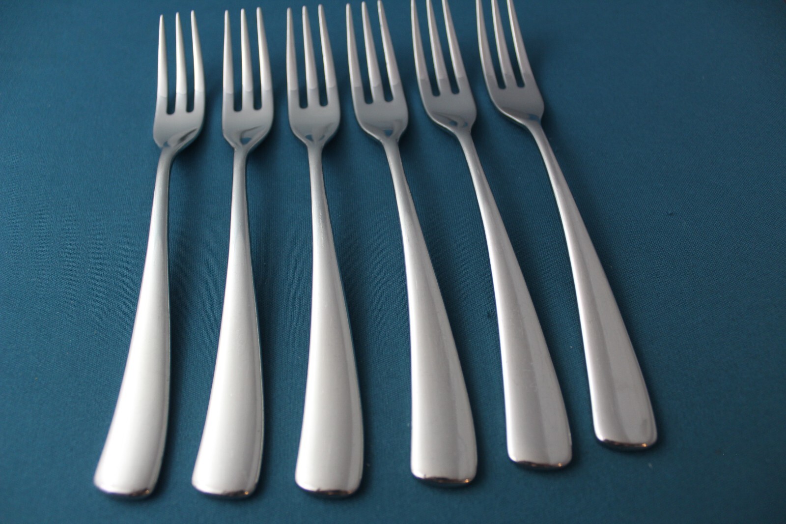 6 Salad Forks Studio William LARCH MIRROR Glossy 18/10 Stainless Vietnam 7 3/8"