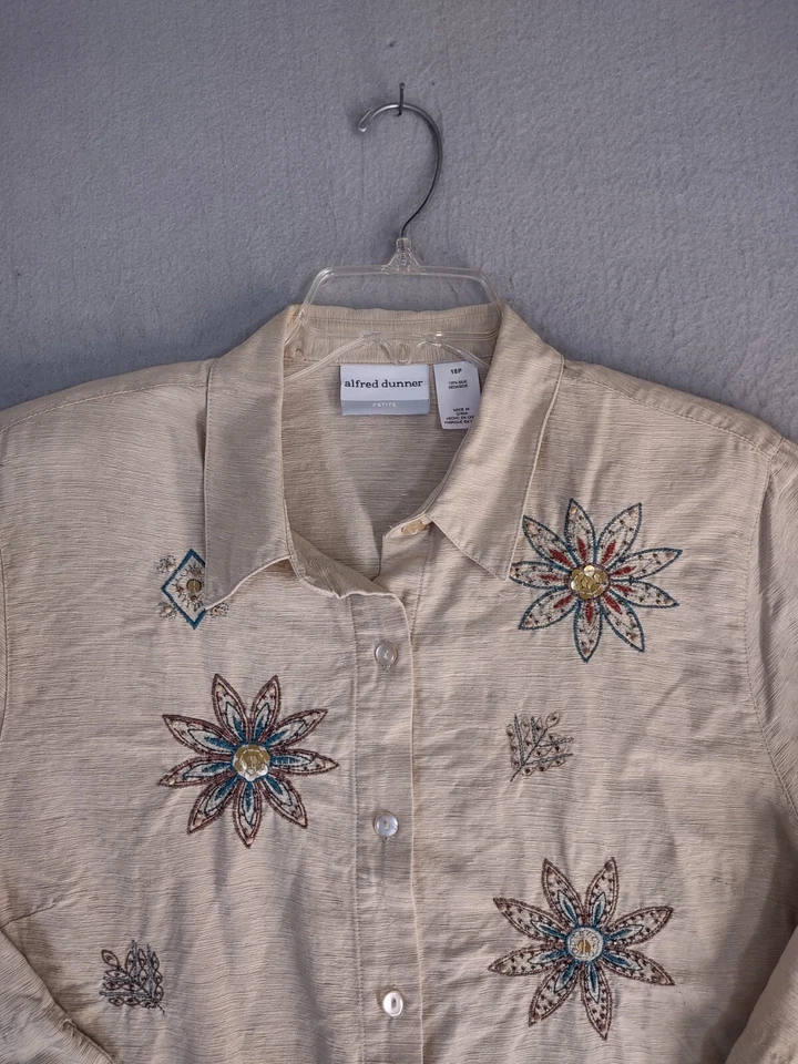 Top de mujer Alfred Dunner 18P pequeño marrón seda floral lentejuelas cuello abotonado Foto 4 de 4