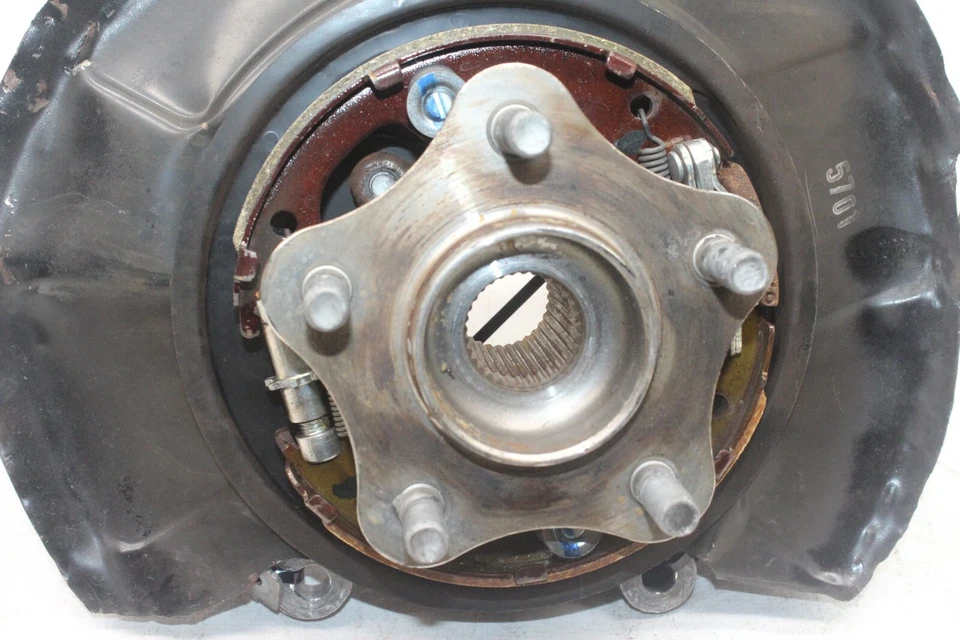 Nissan 370Z Z34 2016 cupé #186 husillo trasero izquierdo cojinete de nudillo Foto 3 de 4