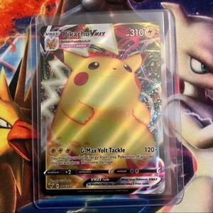 2020 Pokémon Vivid Voltage Pikachu VMAX 044/185 Ultra Rare Pokemon Card