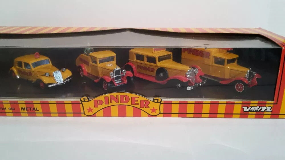 Coffret 4 véhicules du cirque Pinder 1/43ème Verem Réf 950 miniatures en boîte