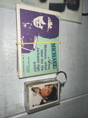 MICHAEL JACKSON / THE JACKSONS 1984 Lot of magazine, stickers, gum etc. - Picture 12 of 15