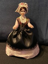 Poupée folklorique régionale Auvergne 18cm Yeux mobiles