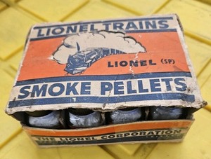 Vintage Lionel Smoke Pellet Full Display Box With 12 Full Bottles
