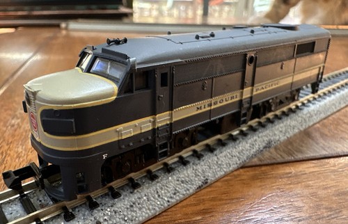 Life-Like N Scale Loco #7928 FA2 Missouri Pacific #352 Nuevo de Lote Antiguo Probado NY | Zustand: New