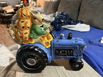 CRACKER BARREL CERAMIC TRACTOR ACCENT LIGHT SQUIRREL - BRAND NEW IN BOX NOT USED