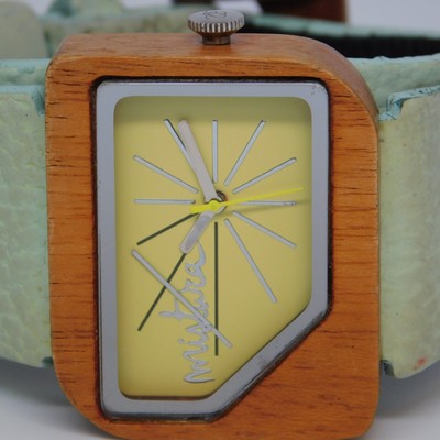 Mistura Genuine Leather Wooden Case Quartz Analog Men display picture 1