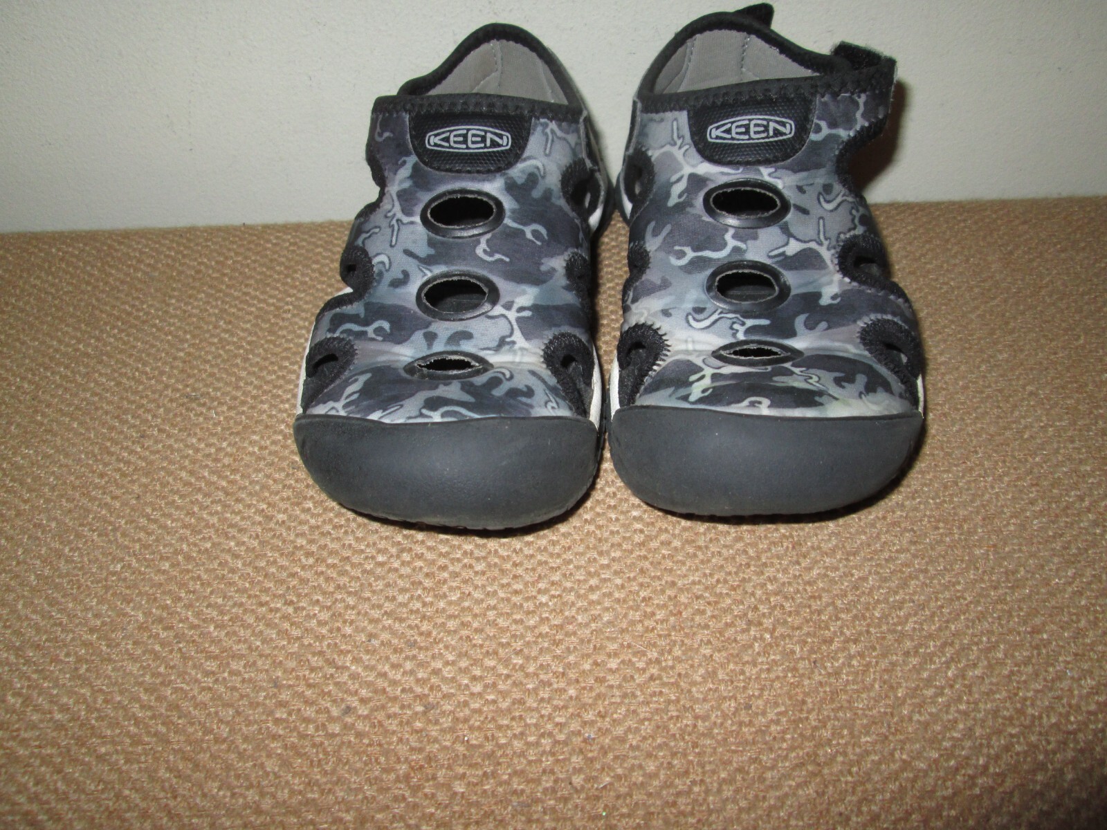 Sandali da acqua KEEN bambino unisex Stingray punta chiusa nero mimetico taglia 10