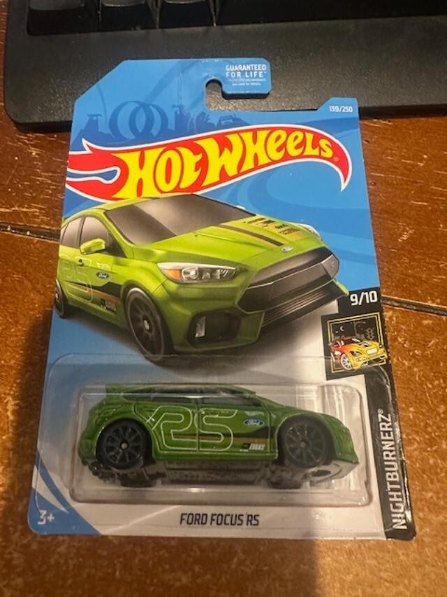 2019 Hot Wheels Nightburnerz Ford Focus RS #139 Green
