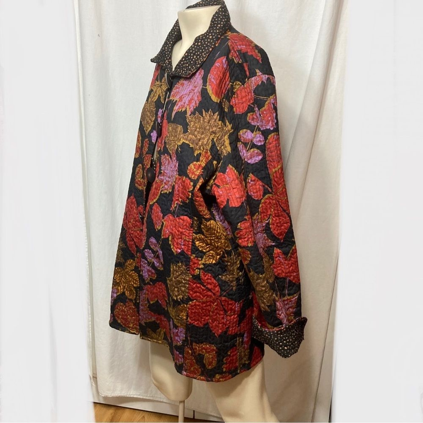 Reversible women's quilted jacket pattern orange … - image 11