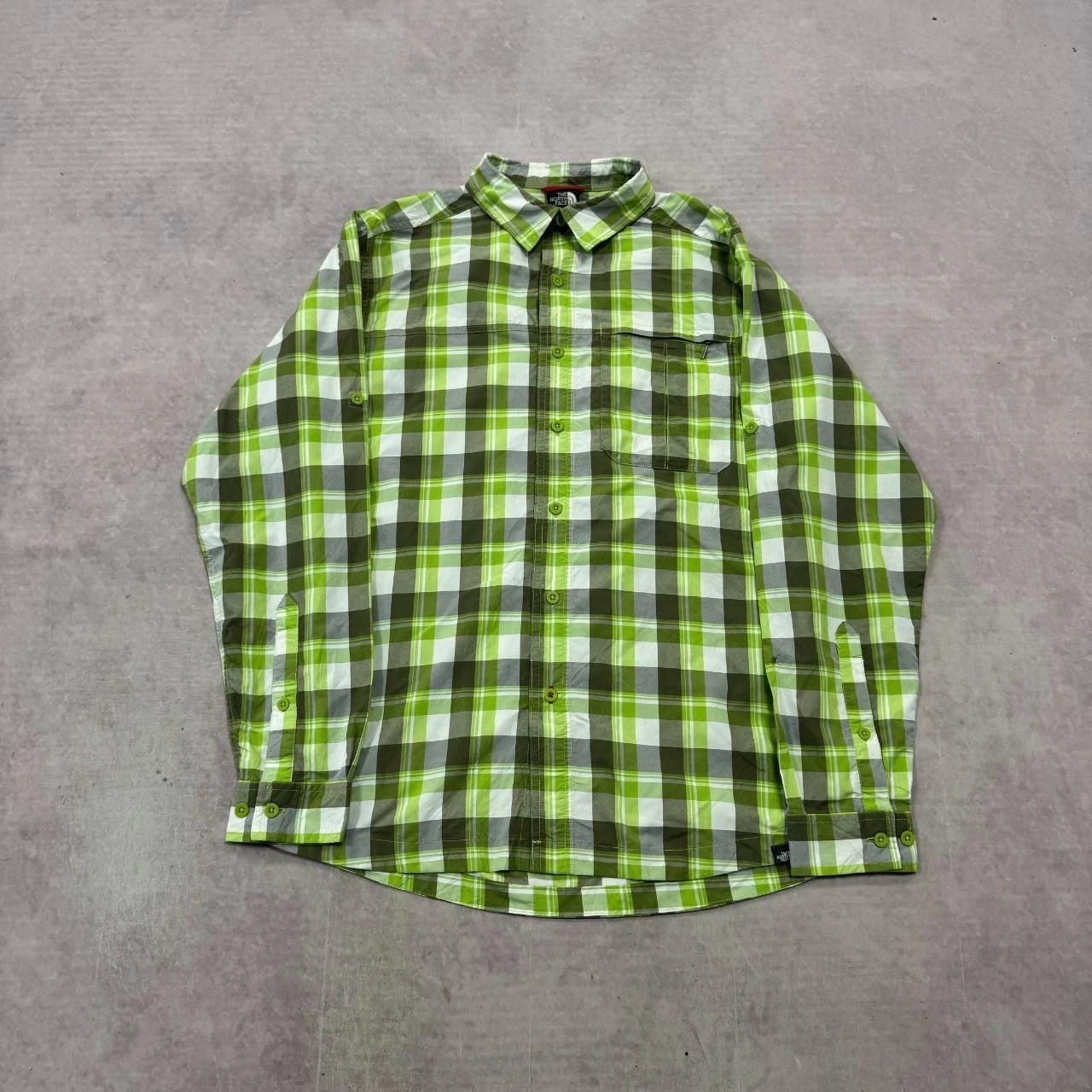 The North Face Shirt Checked patterned, long sleeve walking hiking Men s M
Opens in a new window or