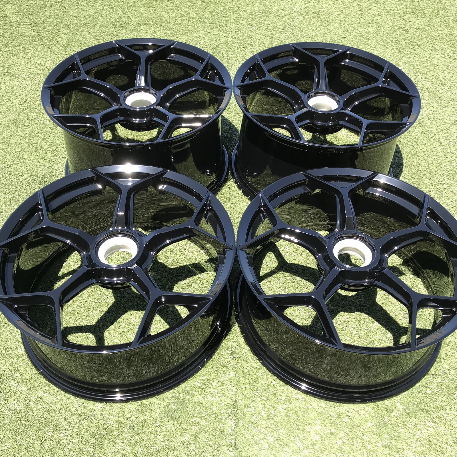Lamborghini Huracan FRONT Center lock nut P/N 4T0601017AT