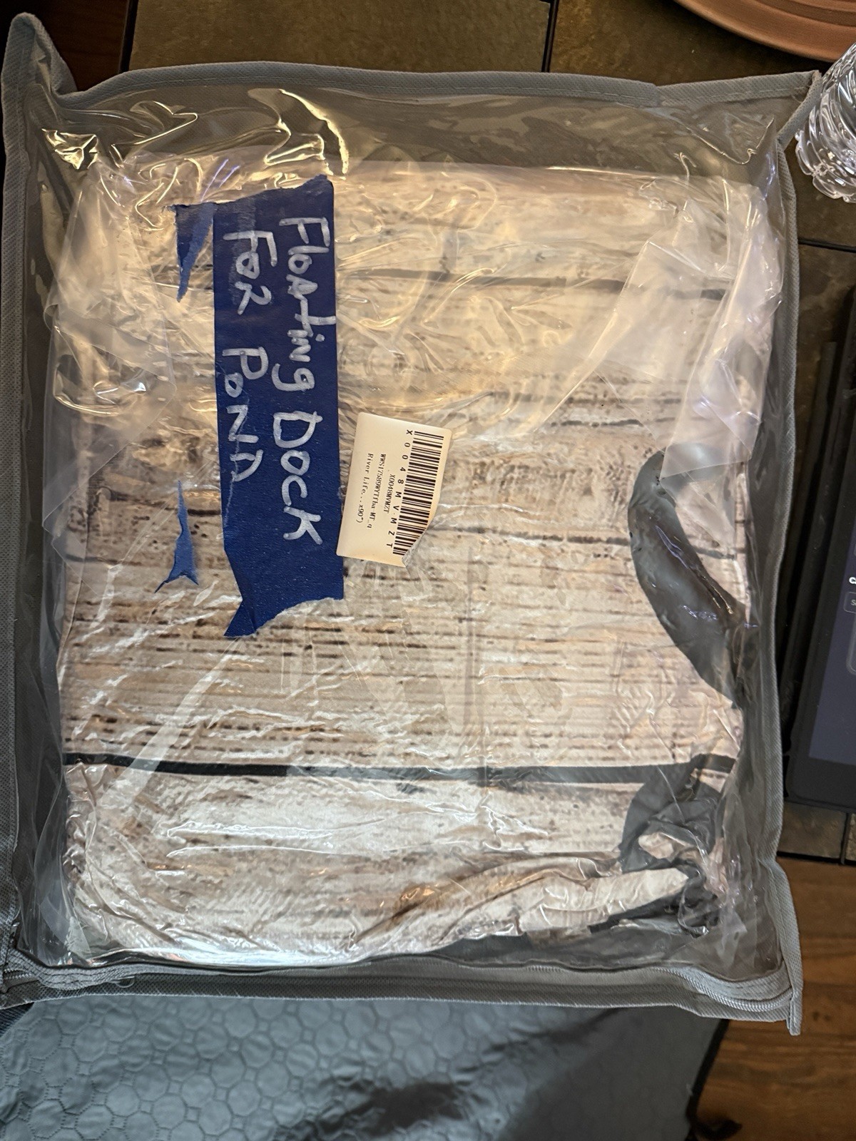 Muelle flotante River Life. Producto Amazon 90 pulgadas.