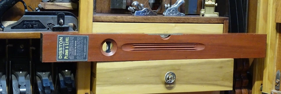 Disston 28" Plumb and Level No. 16 Ajustables, Acabado Original, Etiqueta de Papel Foto 2 de 4